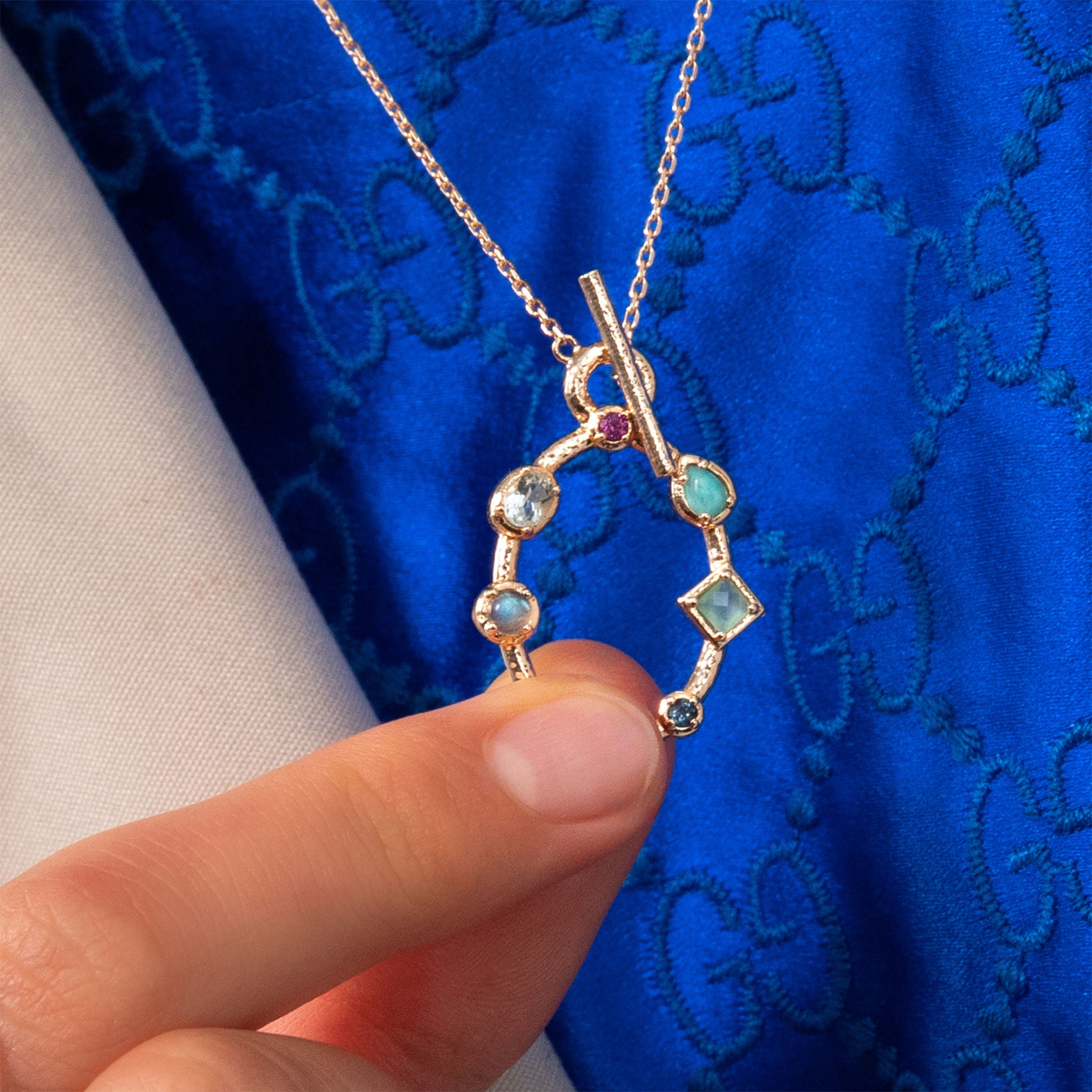 COLLIER DIANA