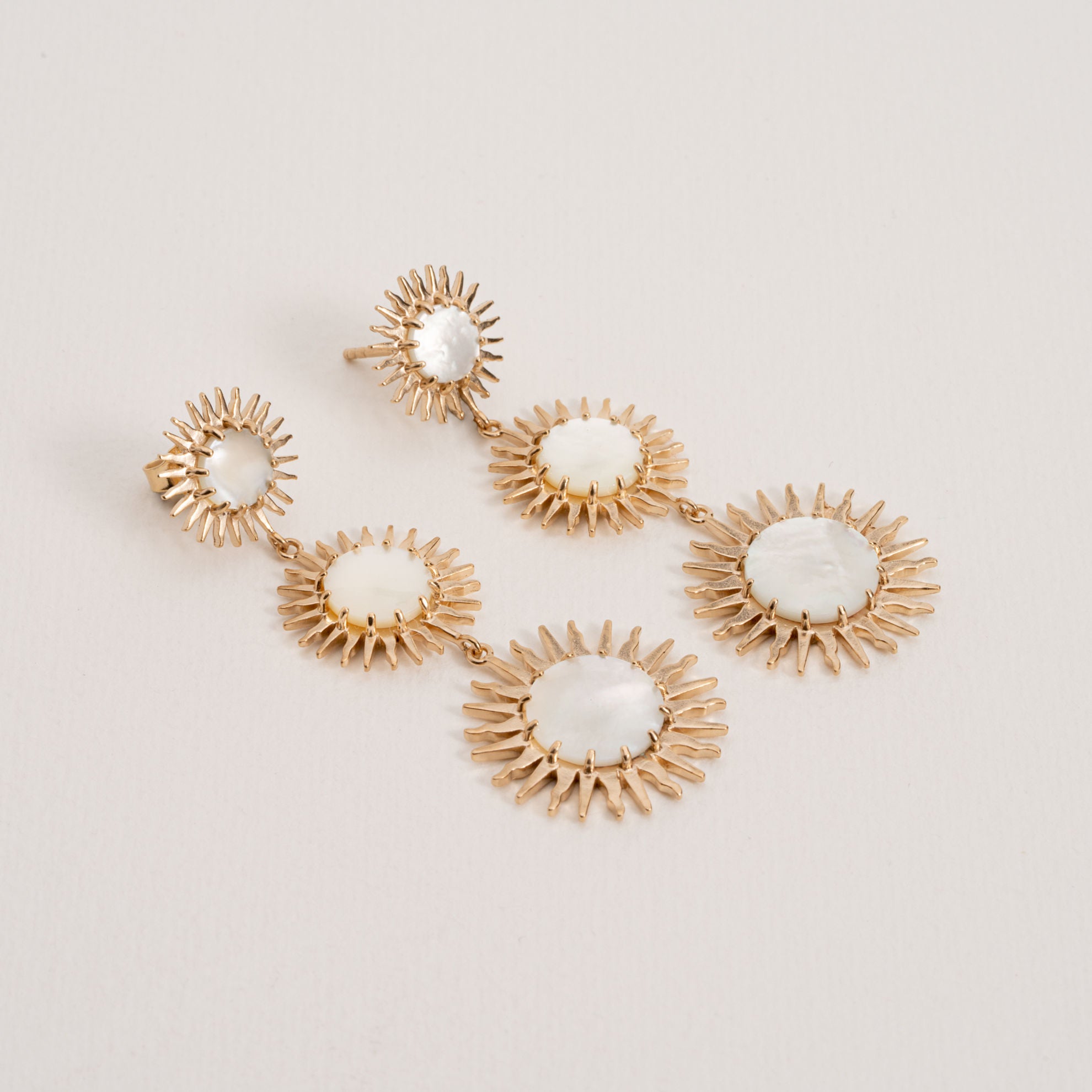 WHITE PEARL EARRINGS