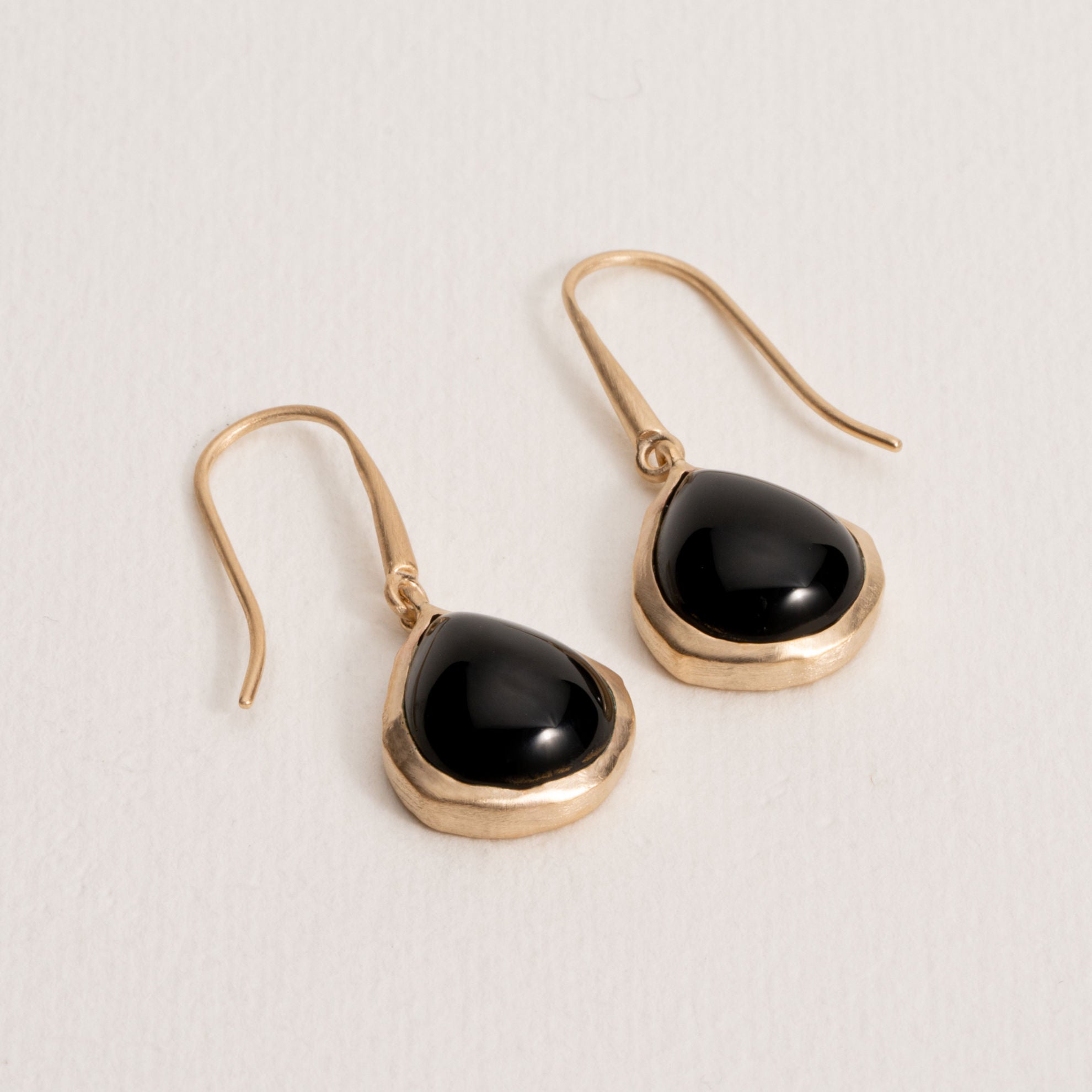 ISAURE BLACK AGATE EARRINGS
