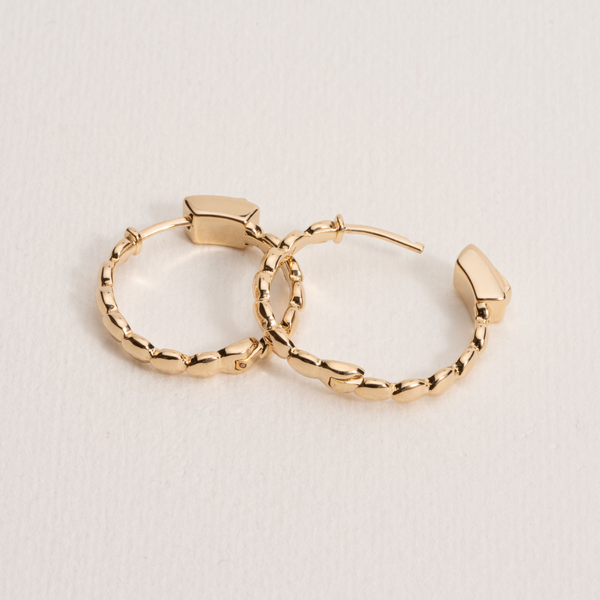 NOHA HOOP EARRINGS 20 MM