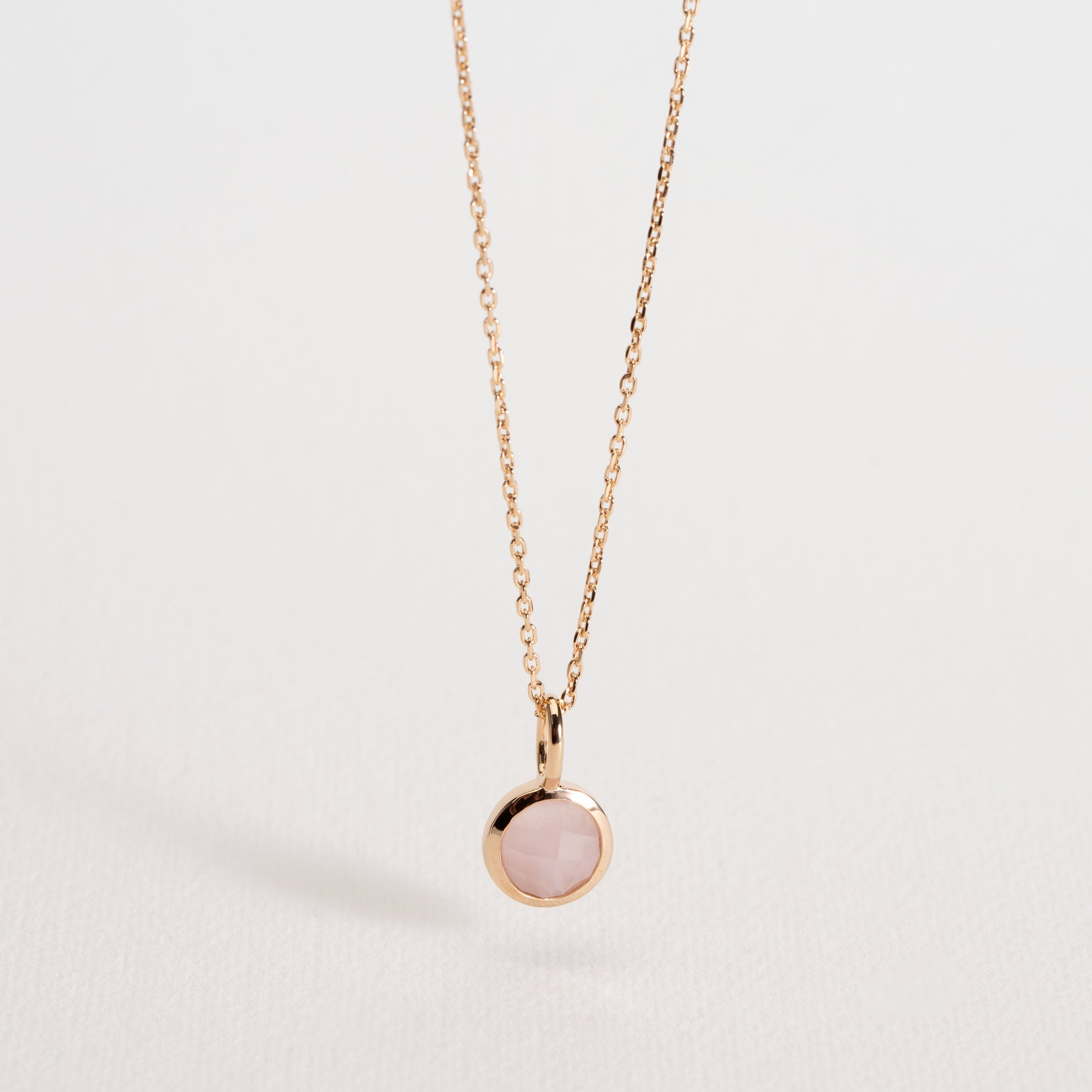 LISA ROSE QUARTZ PENDANT