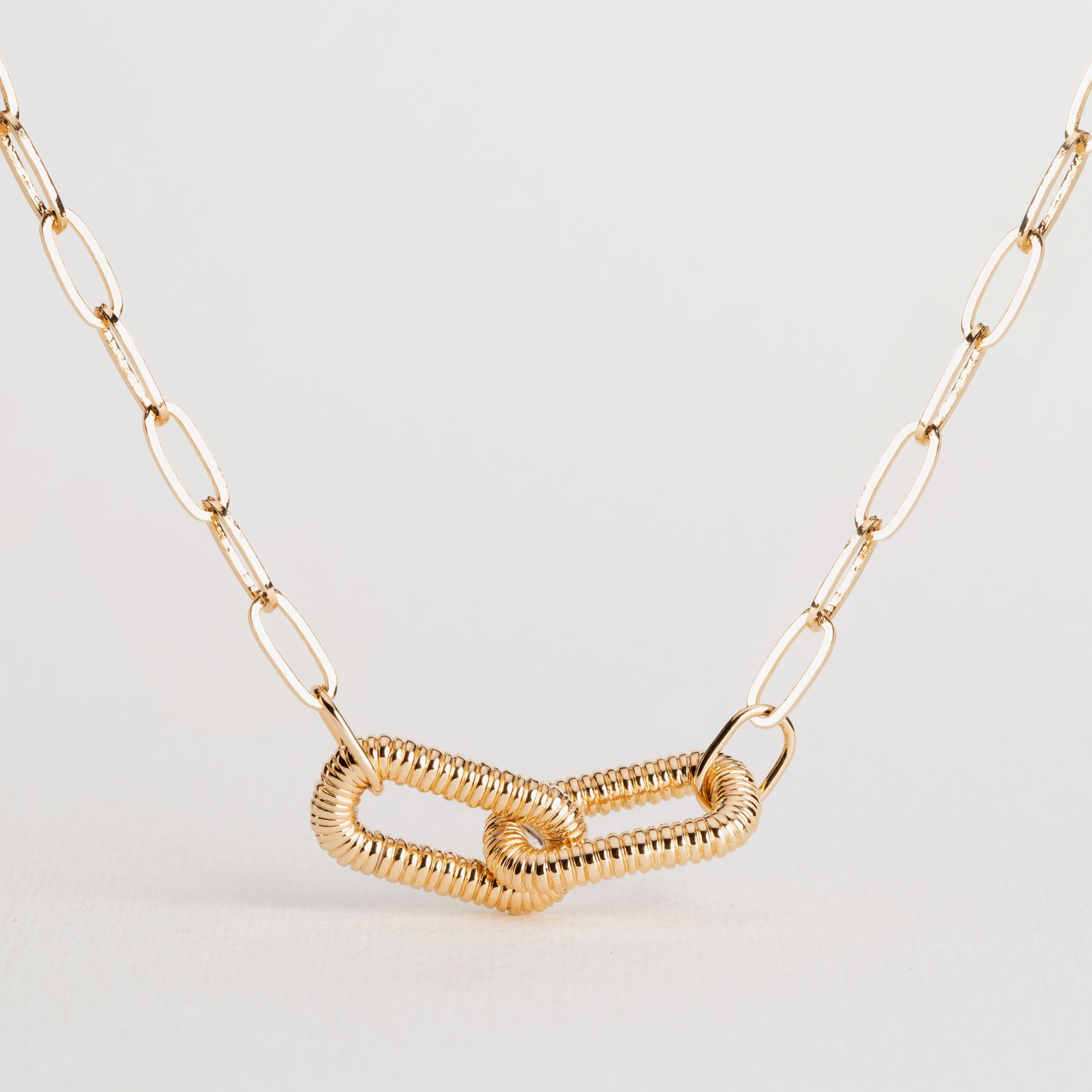 COLLIER BRENDA