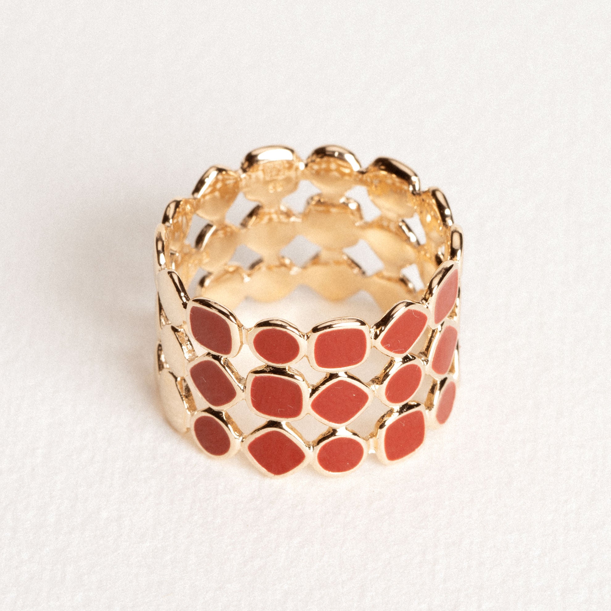 RED LACQUERED WHITE RING