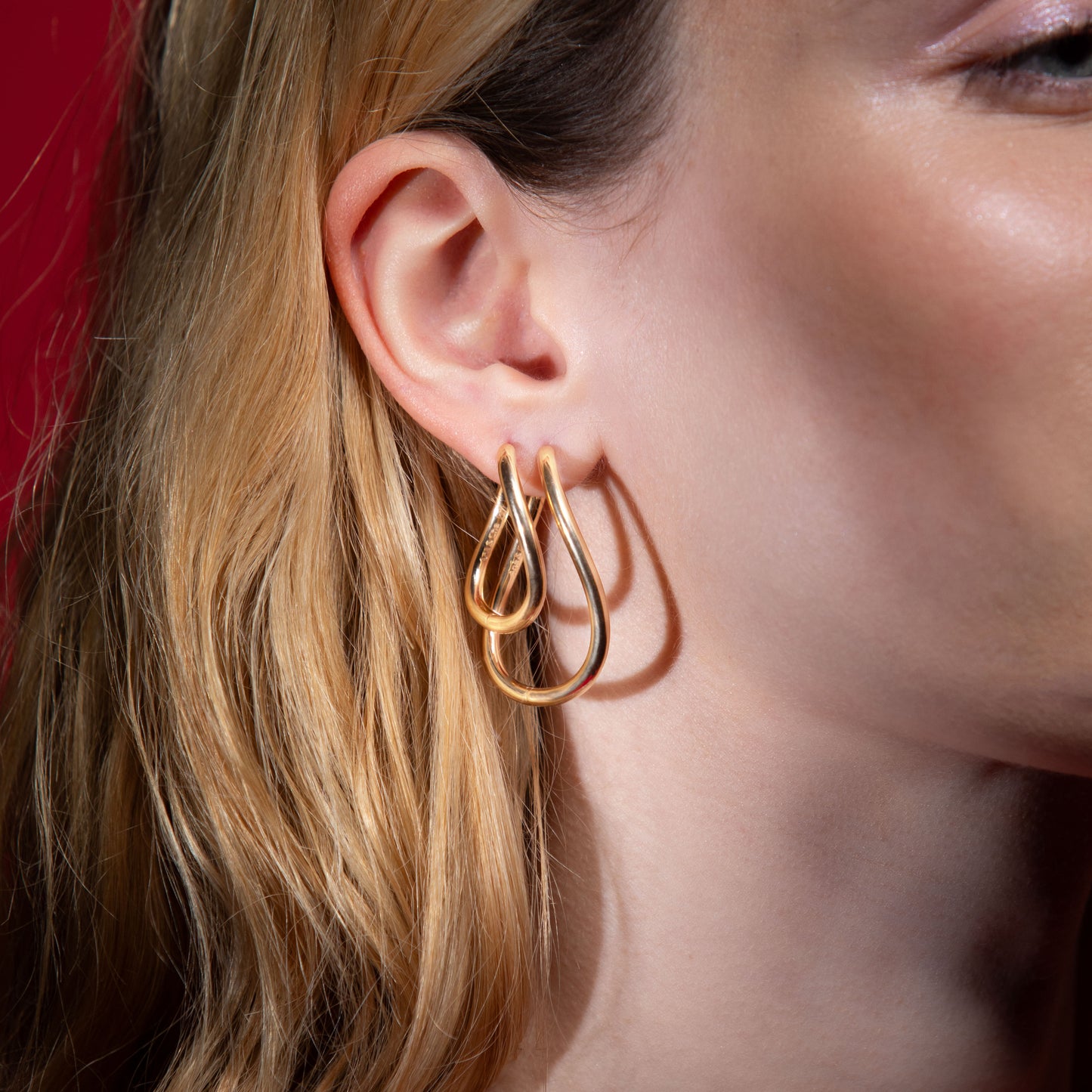 LINDSAY HOOP EARRINGS