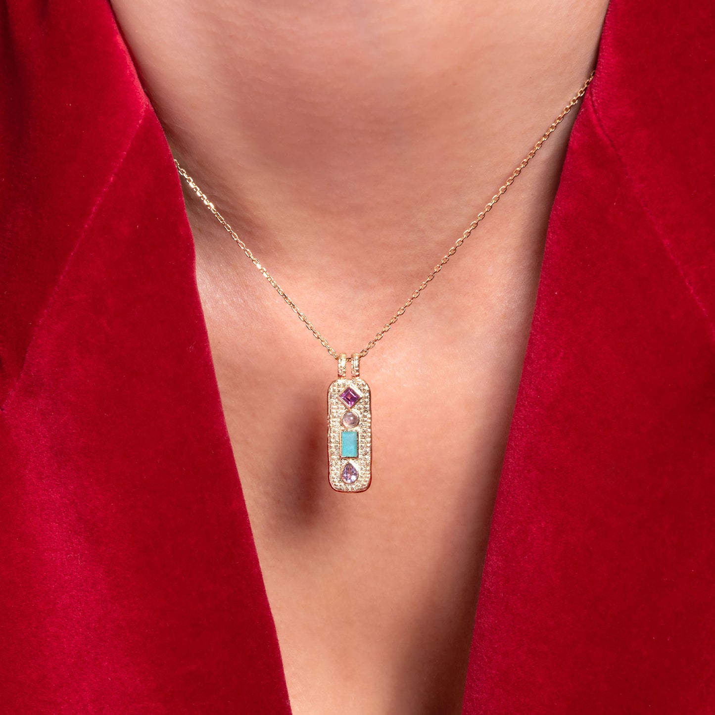 COLLIER LEORA