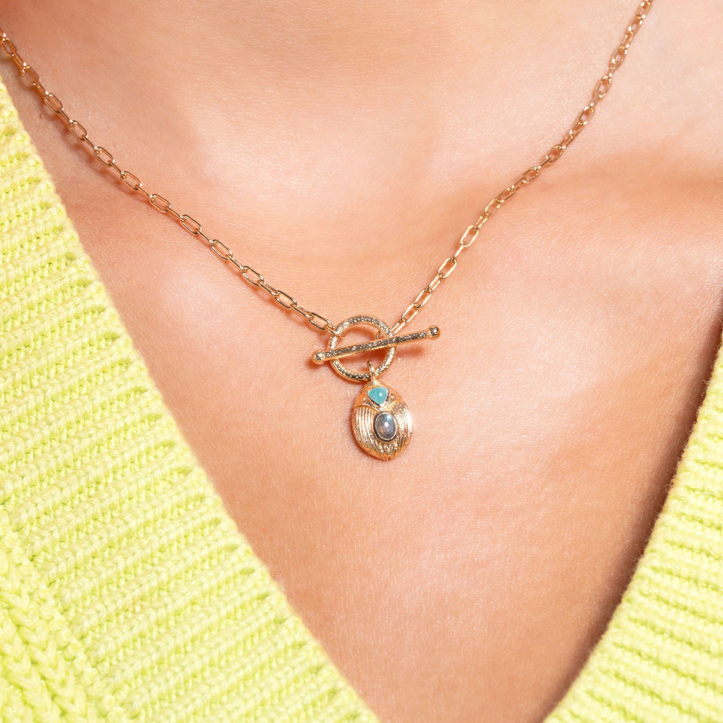 COLLIER BETTY
