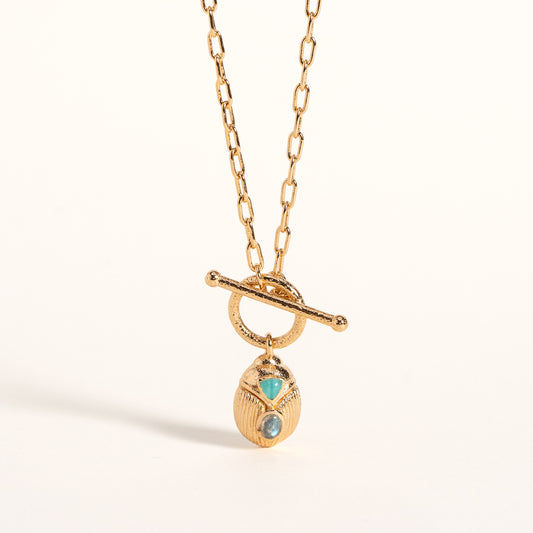 COLLIER BETTY