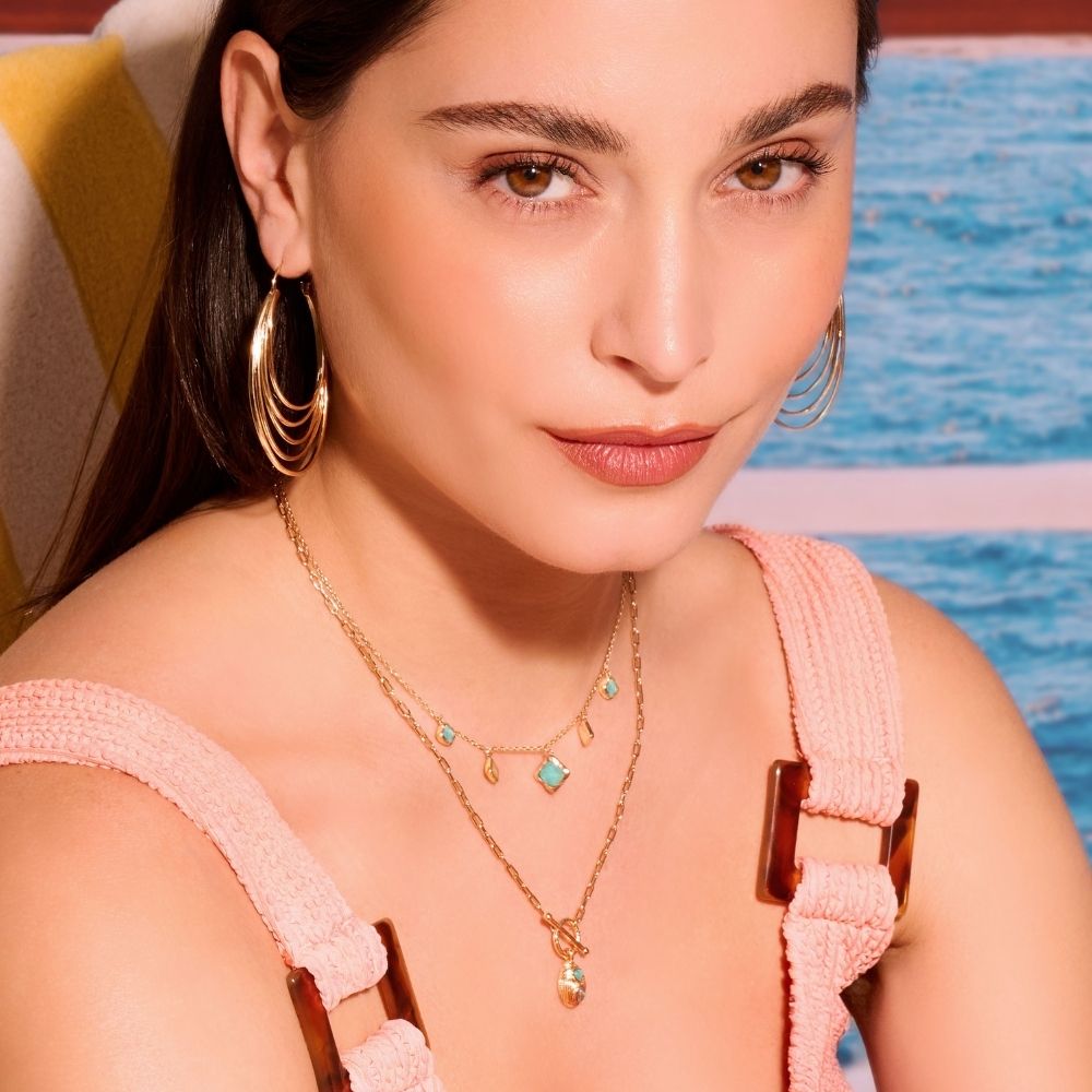 COLLIER BETTY