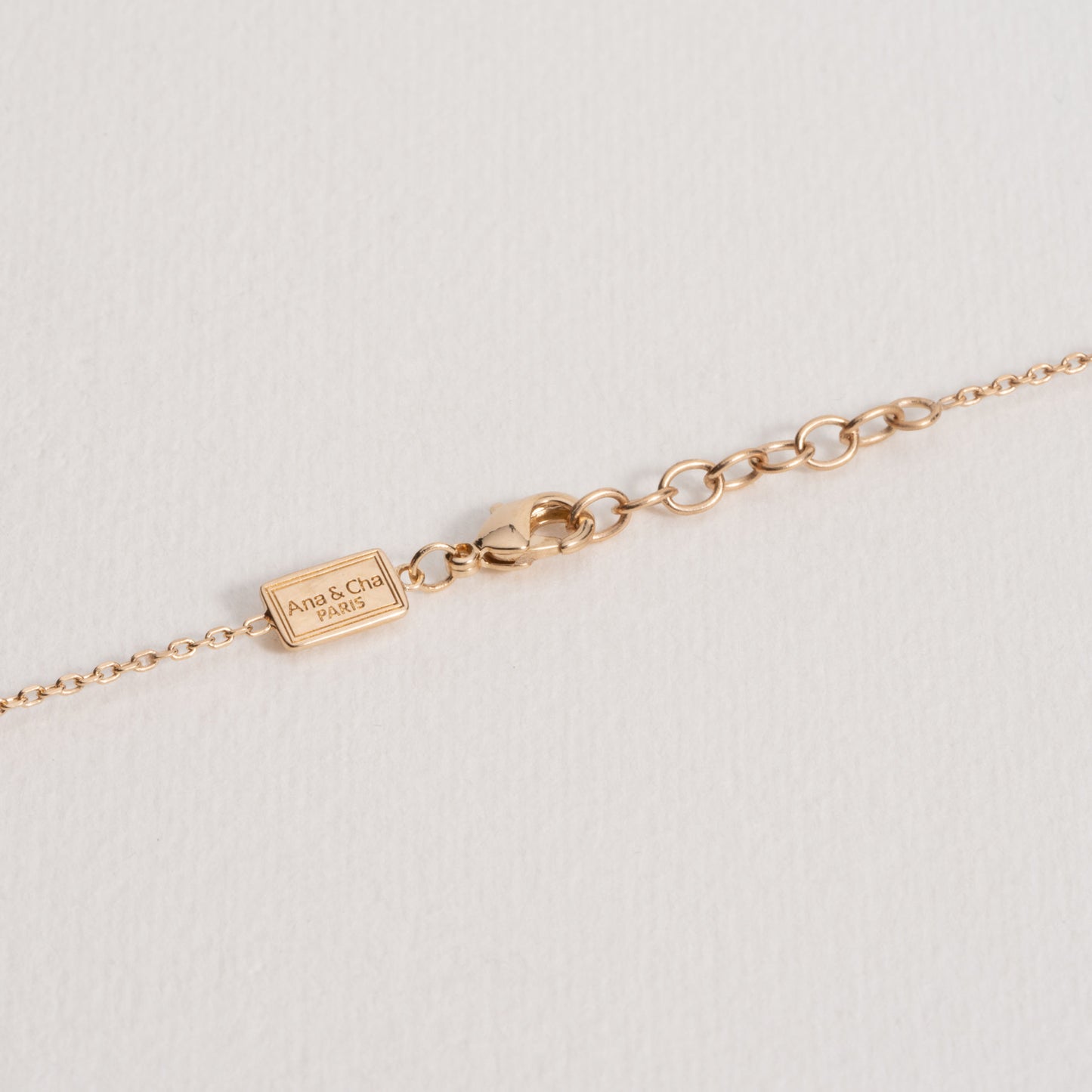 COLLIER JEANNE